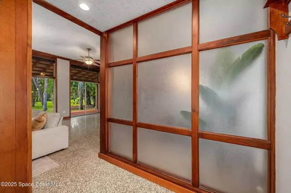 2318 Country Club RD, Melbourne, FL 32901