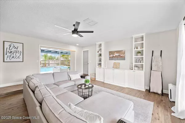 1726 Fairway LN, Rockledge, FL 32955