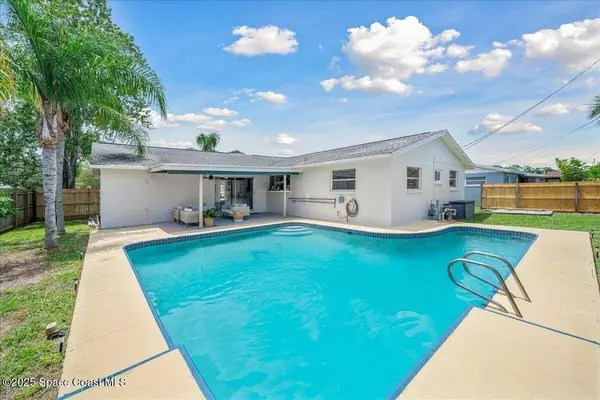 1726 Fairway LN, Rockledge, FL 32955