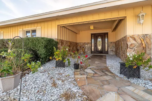 1480 W Riviera DR, Merritt Island, FL 32952