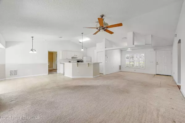 735 Crestline LN NE, Palm Bay, FL 32907