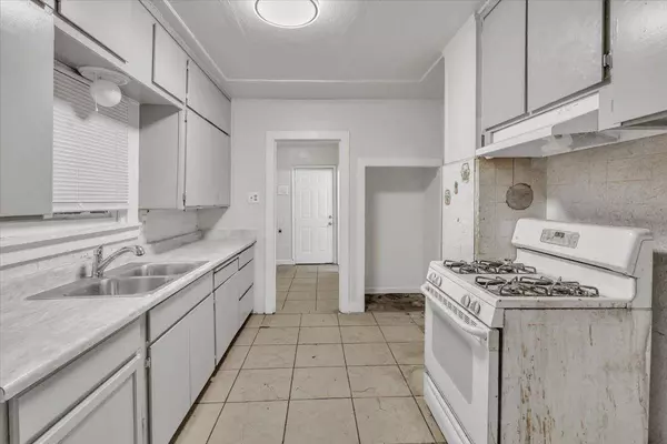 1534 E Harding WAY, Stockton, CA 95205