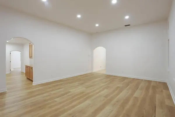 4025 Thornhill DR, Modesto, CA 95356