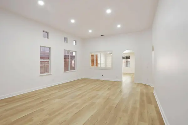 4025 Thornhill DR, Modesto, CA 95356