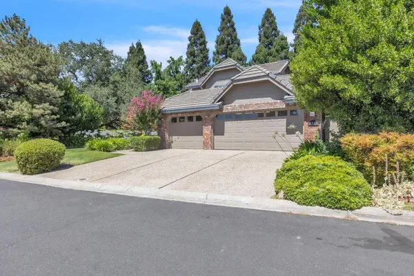 2760 Prestwick DR, Roseville, CA 95661