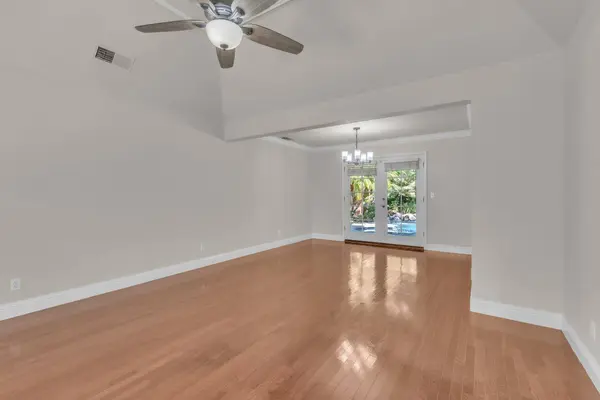 2760 Prestwick DR, Roseville, CA 95661