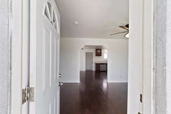 2143 Pine ST, Ceres, CA 95307