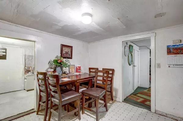 208 El Paso AVE, Modesto, CA 95351