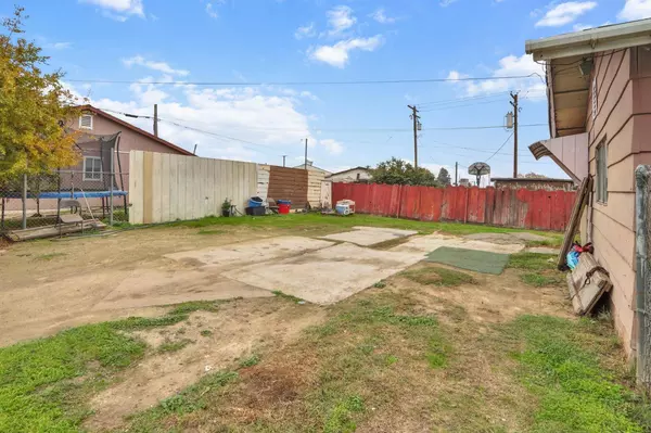 212 El Paso AVE, Modesto, CA 95351