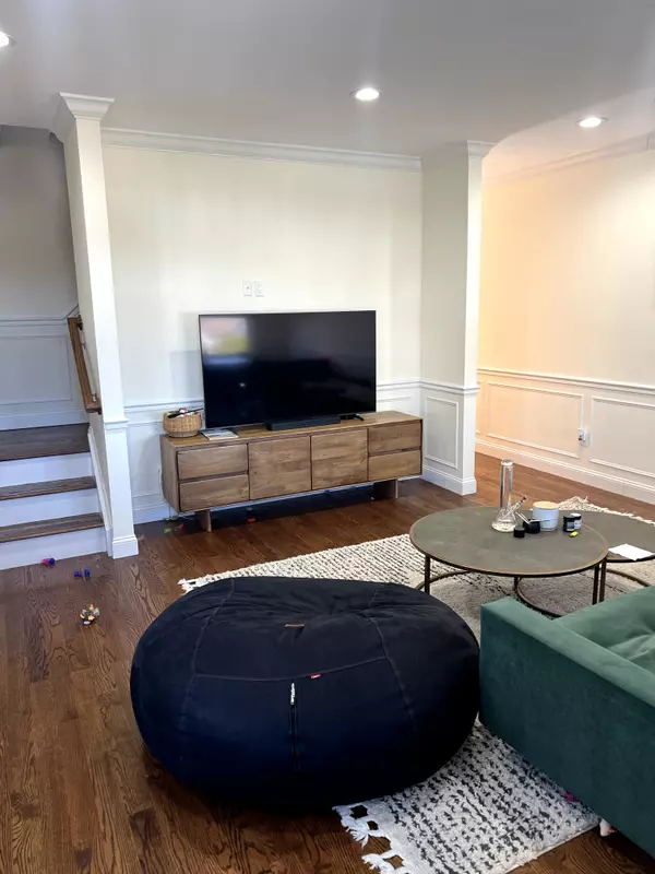 162 Gainsborg Ave #B, West Harrison, NY 10604-2127