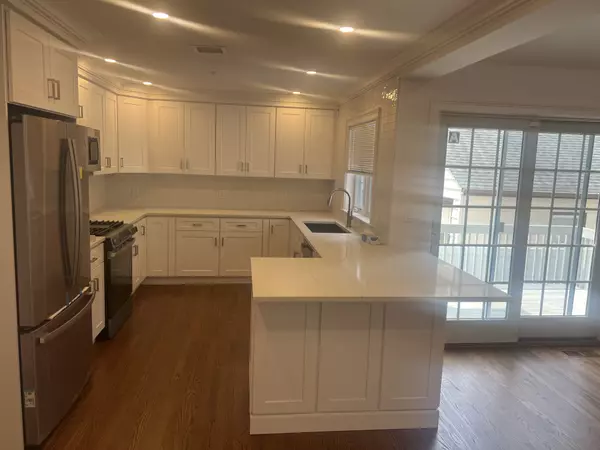 Harrison, NY 10528-2627,136 Bradford St