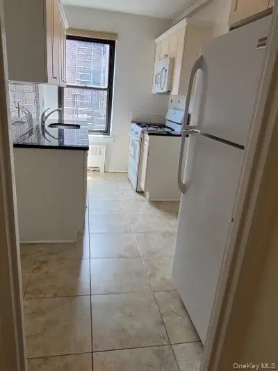59 Old Mamaroneck Rd #2bed, White Plains, NY 10605-1901