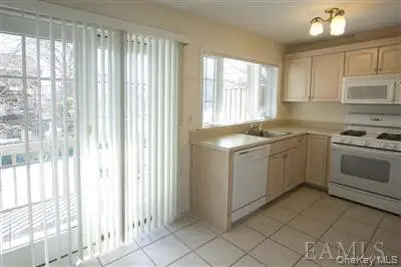 135 Halstead Ave, Harrison, NY 10528-4103