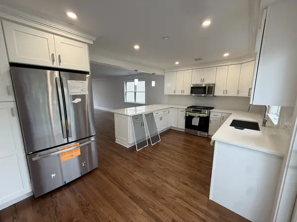 140 Rockwell St, Harrison, NY 10528-2949