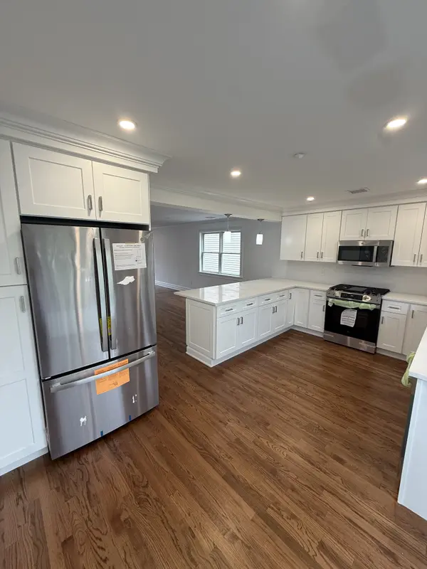 140 Rockwell St, Harrison, NY 10528-2949