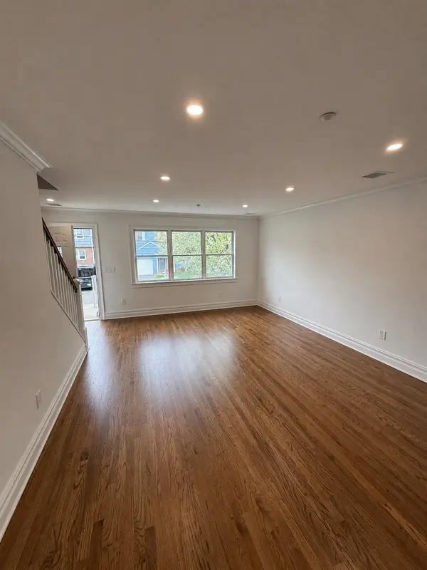 140 Rockwell St, Harrison, NY 10528-2949