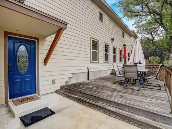 245 Quail Creek LN, Lakehills, TX 78063