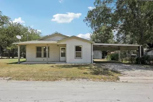 502 N Travis Street, Comanche, TX 76442