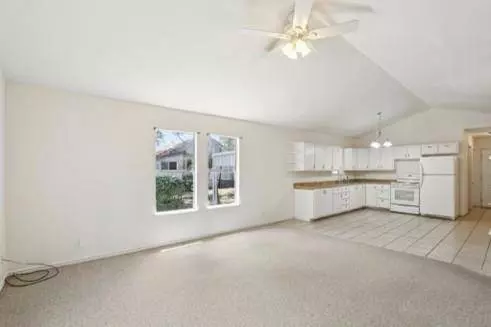 502 N Travis Street, Comanche, TX 76442