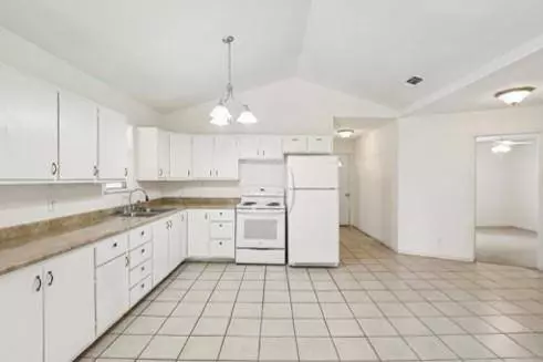 502 N Travis Street, Comanche, TX 76442