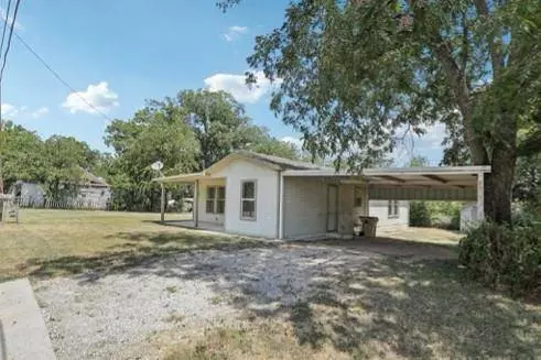 502 N Travis Street, Comanche, TX 76442