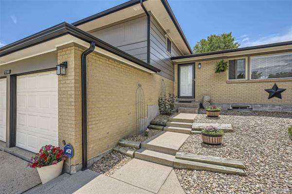 2380 W 105th PL, Northglenn, CO 80234