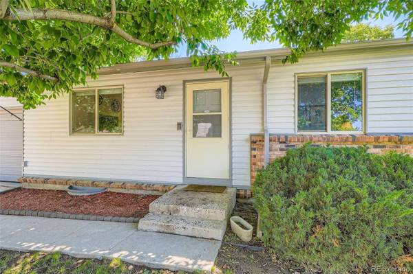 4849 S Pitkin WAY, Aurora, CO 80015