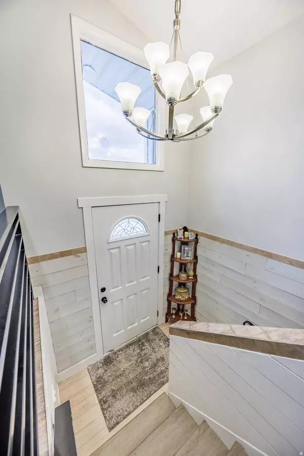 6618 S HAWKSBILL CIR, Taylorsville, UT 84123