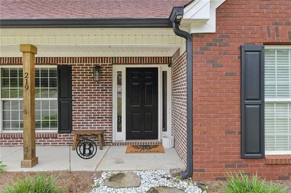 219 Summit Chase DR, Jefferson, GA 30549