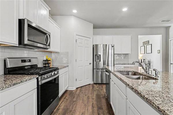 2972 Hawthorn Farm BLVD, Loganville, GA 30052