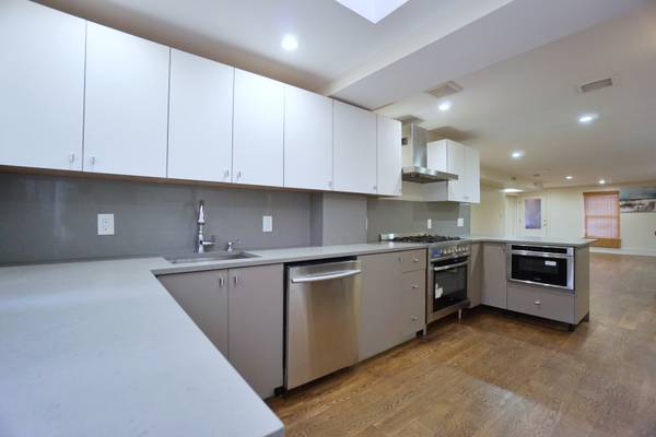 121 Albany Ave #1, Brooklyn, NY 11213-1366