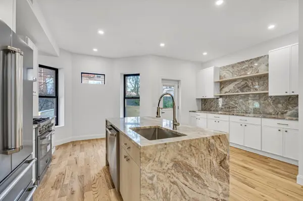 257 E 28th St, Brooklyn, NY 11226-6303