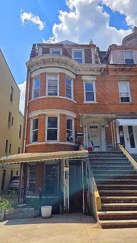 Brooklyn, NY 11213-4108,1168 Eastern Pkwy #3FAM