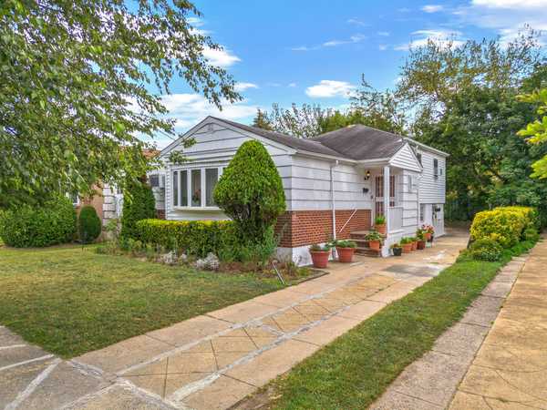 1320 E 101st St, Brooklyn, NY 11236-5310