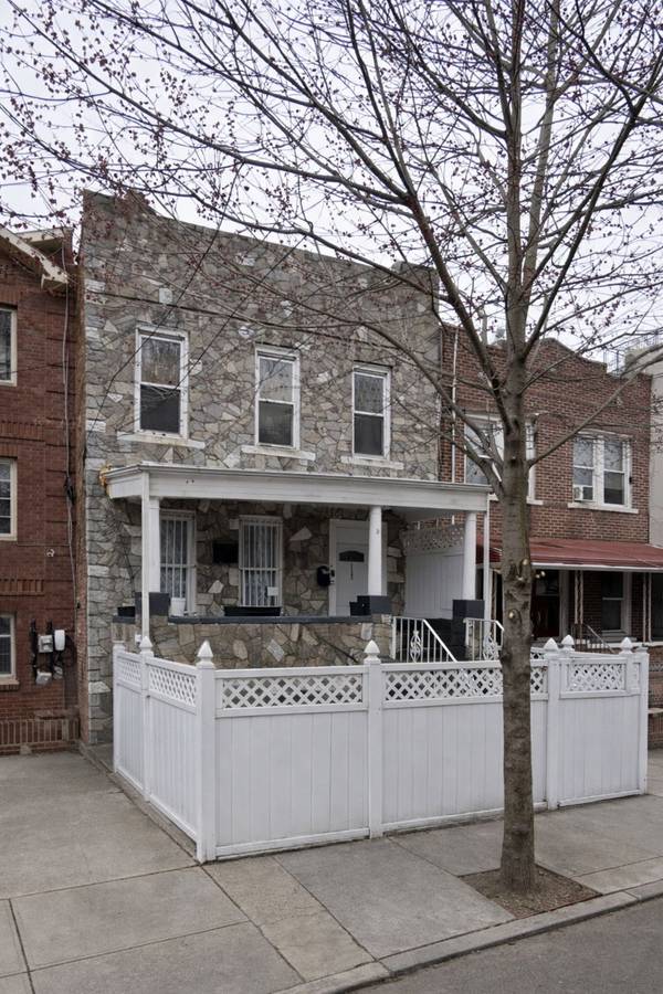 662 Warwick St, Brooklyn, NY 11207-5663