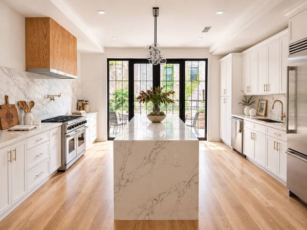 211 Monroe St, Brooklyn, NY 11216-1405