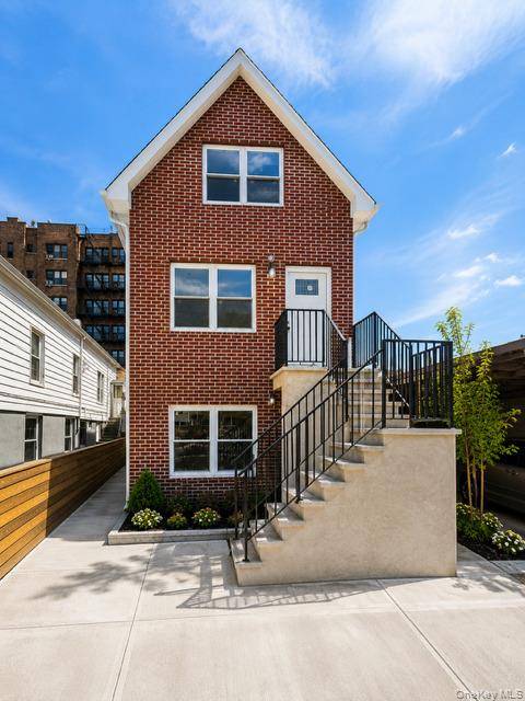 1810 Tomlinson Ave, Bronx, NY 10461-1419
