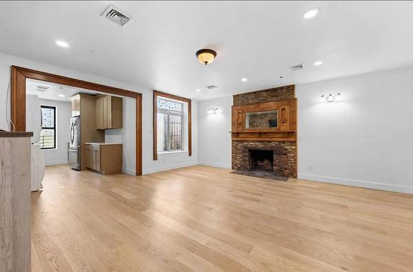 132 W 119th St #4, New York, NY 10026-1306