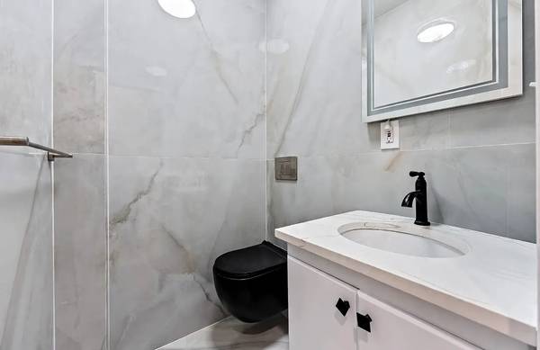 132 W 119th St #4, New York, NY 10026-1306