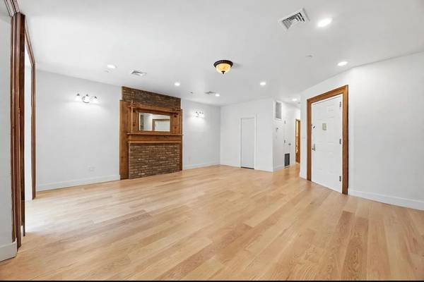 132 W 119th St #4, New York, NY 10026-1306