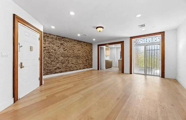 132 W 119th St #4, New York, NY 10026-1306