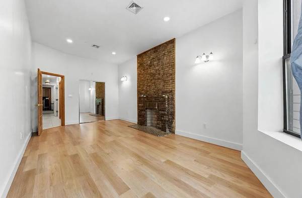 132 W 119th St #4, New York, NY 10026-1306
