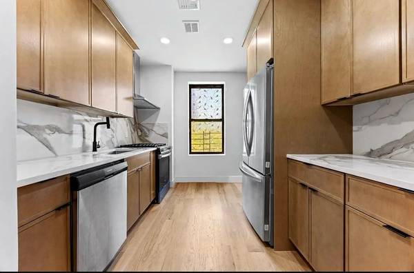 132 W 119th St #4, New York, NY 10026-1306