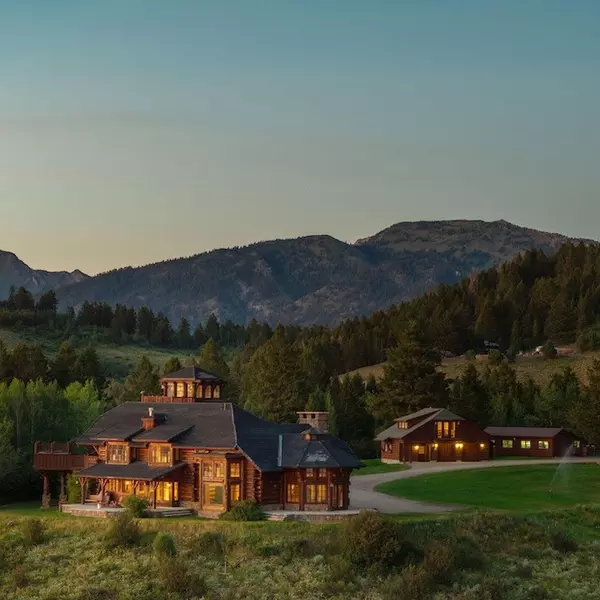 Explore Extraordinary Real Estate: Homes That Inspire Artful Living