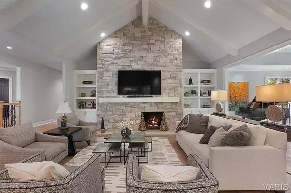 241 S Graeser RD, Creve Coeur, MO 63141