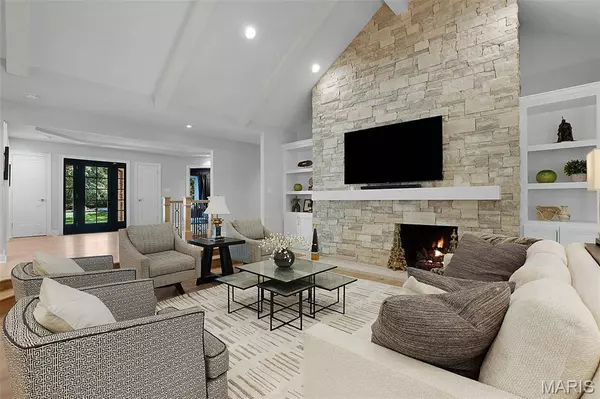 241 S Graeser RD, Creve Coeur, MO 63141