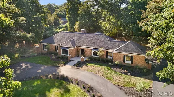 241 S Graeser RD, Creve Coeur, MO 63141