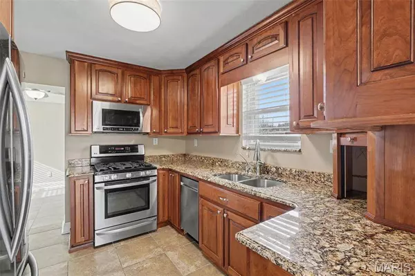 619 N Rock Hill RD, Rock Hill, MO 63119