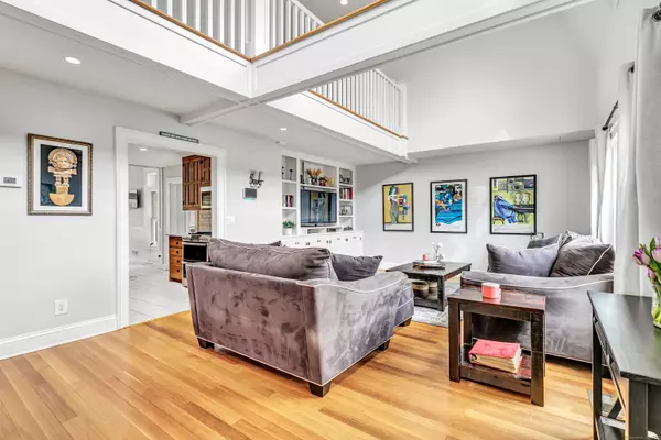 41 Mohawk Drive, Norwalk, CT 06851