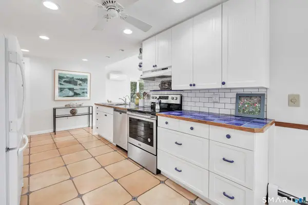 22 Morgan Park, Clinton, CT 06413